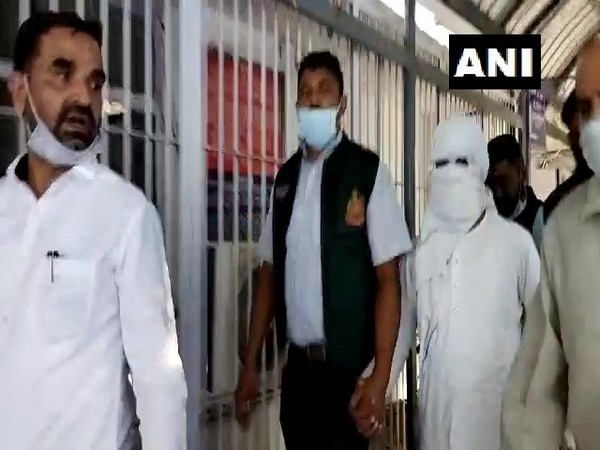Pakistani national arrested from Delhi's Laxmi Nagar presented in Patiala House Court. [Photo/ANI]