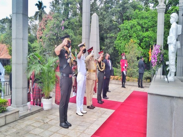 Chief of Army Staff General MM Naravane lays wreath at Indian Peace Keeping Force War Memorial in Colombo. (Photo Courtesy: Twitter/ adgpi)