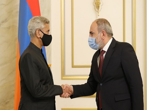 Jaishankar meets Armenian PM Nikol Pashinyan (Photo Credit: Twitter)