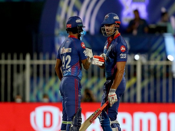 Shikhar Dhawan and Marcus Stoinis (Image: IPL Twitter)