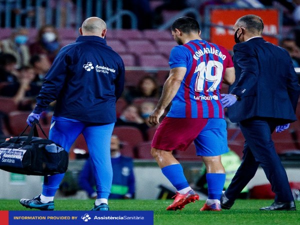 Sergio Aguero taken to hospital (Photo/ FC Barcelona Twitter)