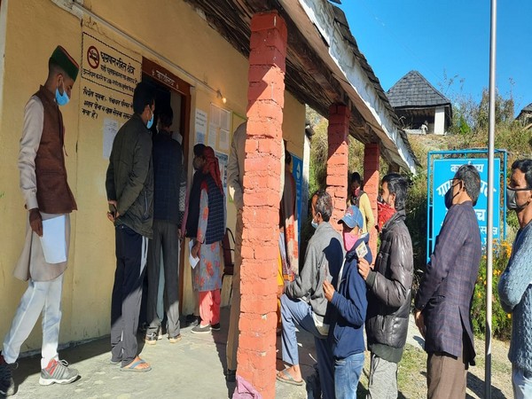 Voters queue outside polling station number 29 at Siraj under Mandi Parliamentary constituency (Photo/ANI) 