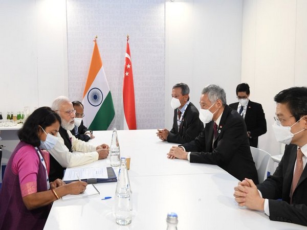 Prime Minister Narendra Modi and his Singaporean counterpart Lee Hsien