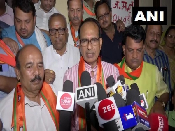 MP CM Shivraj Singh Chouhan talking to reporters in Alirajpur (Photo/ANI)