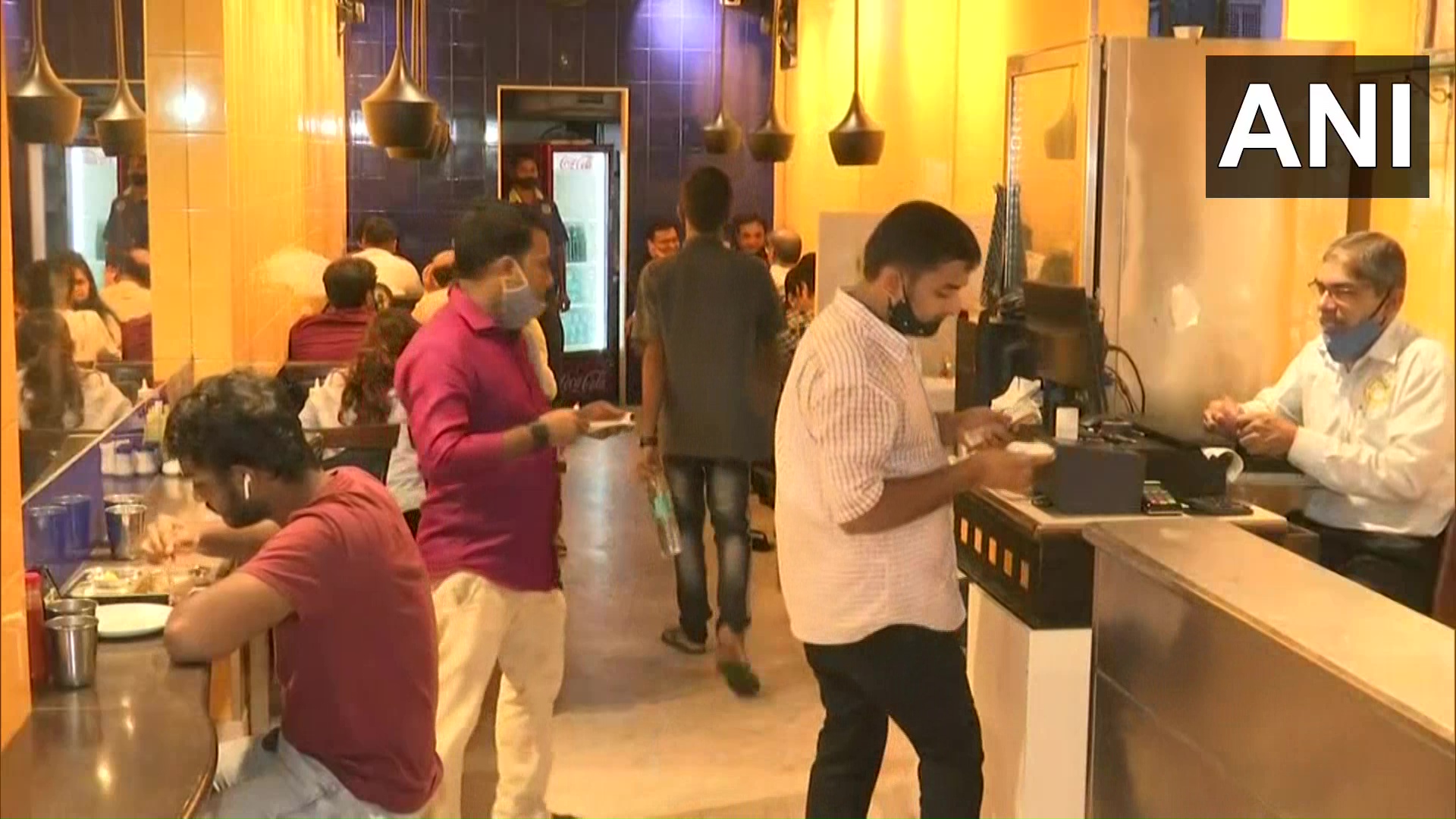 Resturants allowed to open till midnight in Maharashtra (Photo/ANI)