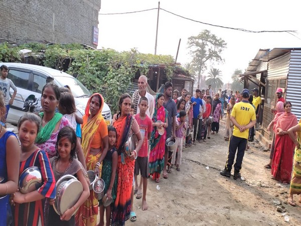 Flood-affected people are being provided food and medical facilities in a camp set up by Uttarakhand Police and SDRF in Rudrapur. (Photo/ANI)