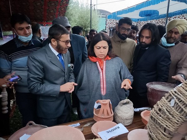 MoS MEA Meenakashi Lekhi in Jammu and Kashmir's Baramulla. (Photo/ANI)