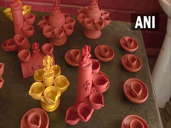 Earthen lamp sellers are getting help in form of rent-free spaces in Shivamoogga Zila Panchayat. (Photo/ANI)