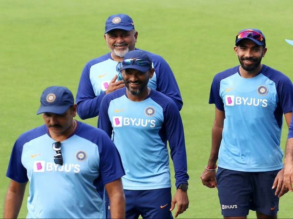 Jasprit Bumrah with Bharat Arun, Ravi Shastri and R Sridhar (Photo/ Jasprit Bumrah Twitter)