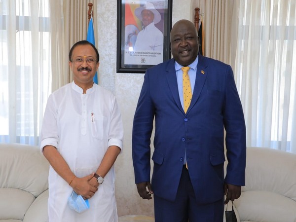 MoS Muraleedharan met Ugandan President Yoweri K Museveni (Twitter/@MOS_MEA)