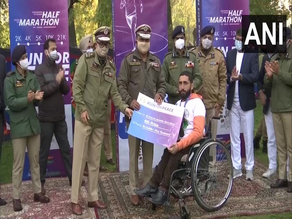 J&K police organises mini marathon on National Unity Day (Photo/ANI)