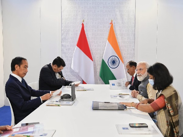 PM Modi and Indonesian President Joko Widodo [Image: Twitter@MEAIndia]