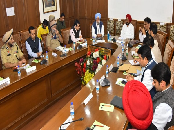 Punjab Chief Minister Charanjit Singh Channi chairs meeting with DCs, SSPs (Photo/Twitter)