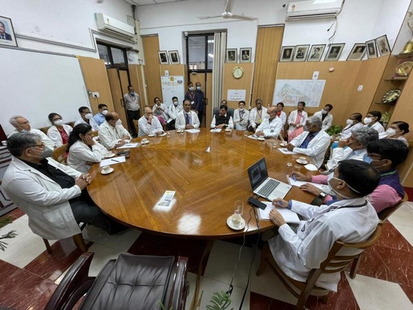 Union Health Minister Mansukh Mandaviya at Lady Hardinge Medical College (Photo/ANI)