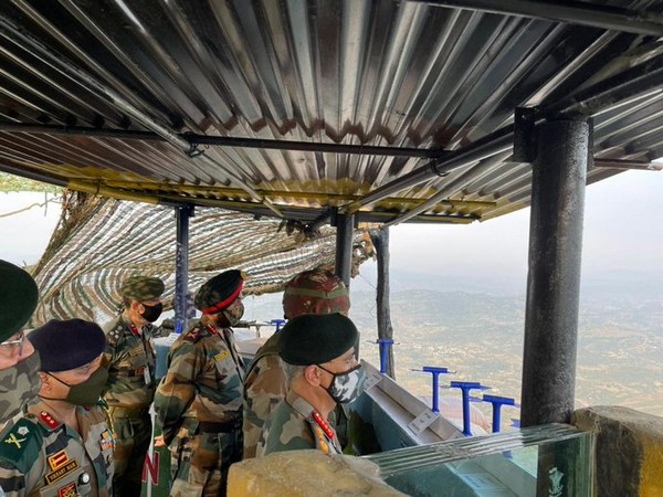 MM Naravane visits forward areas in Jammu, reviewed security situation (Photo/ANI)