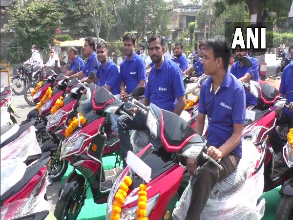 Surat company gifts electric scooters to its employees as Diwali gift