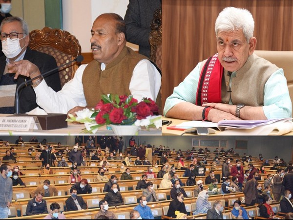 J-K LG Manoj Sinha address 'Nasha Mukt Bharat Abiyan' award ceremony in Srinagar (Photo: Twitter/OfficeOfLGJandK)