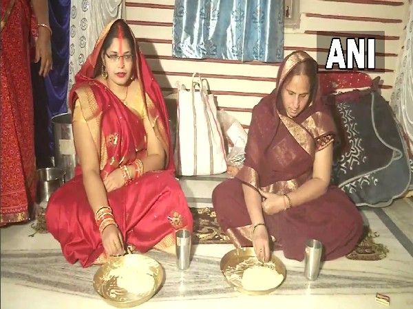 Ranchi: Kharna being celebrated today on the second day of Chhath Puja with full Fervor