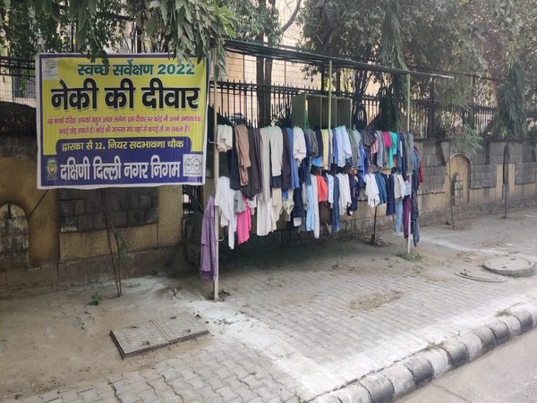 SDMC starts Neki Ki Deewar in Dwarka sector 22. (Photo Courtesy: Twitter/OfficialSdmc)