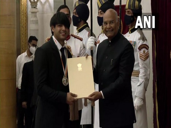 Neeraj Chopra with President Ram Nath Kovind 