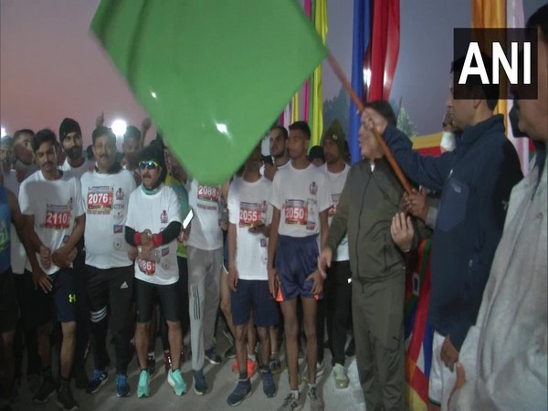 Jammu and Kashmir Police has organised a half marathon in Kathua district (Photo:Twitter/ANI)