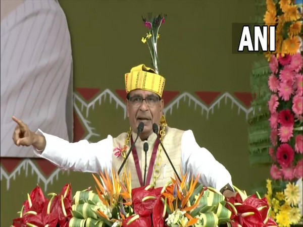 Madhya Pradesh Chief Minister Shivraj Singh Chouhan addressing the Janjatiya Gaurav Diwas Mahasammelan in Bhopal on Monday. (Photo/ANI)