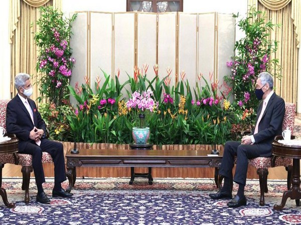 External Affairs Minister S Jaishankar meets Singaporean Prime Minister Lee Hsien Loong