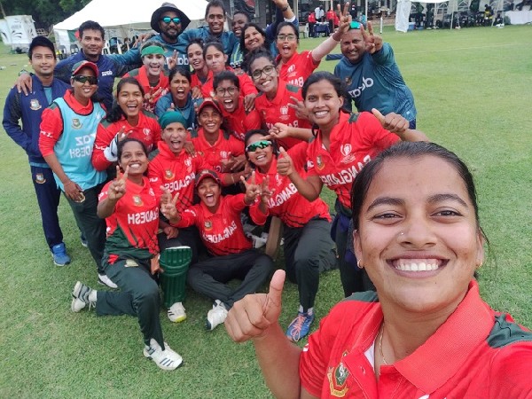 Bangladesh women's cricket team after win (Image: Cricket World Cup)