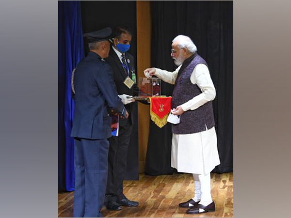 PM Modi pays tribute to armed forces to 'Armed Forces Flag Day' (Photo/PM Modi's Twitter)