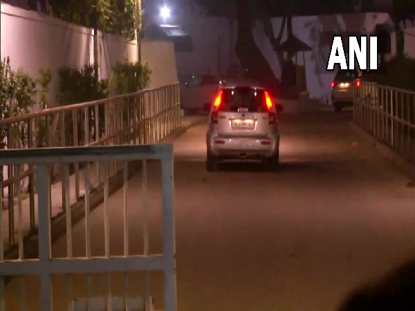 Congress leaders arrive at Sonia Gandhi's residence for Parliament Strategy Group (Photo/ANI)