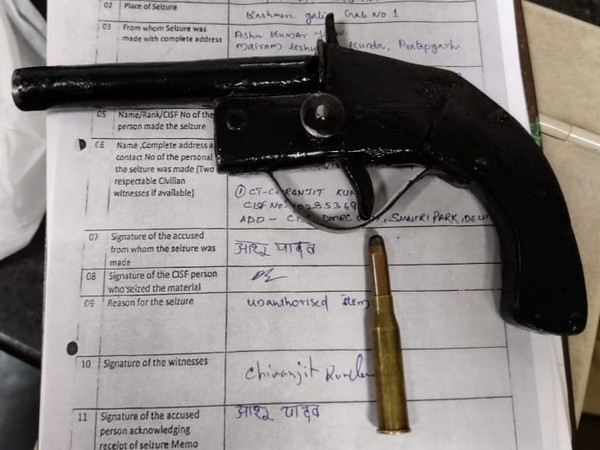 CISF seizes country-made pistol, live round from passenger (Photo:Twitter/ANI)