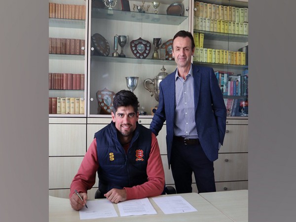 Alastair Cook signs two-year contract extension (Photo/ Essex Cricket Twitter)