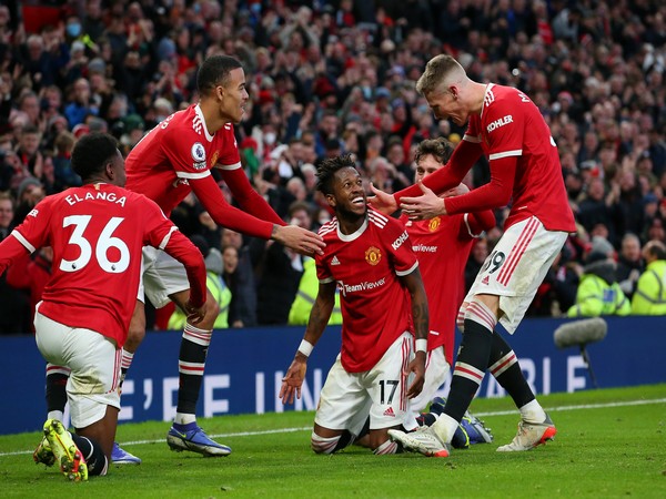 Fred celebrating goal with Manchester United teammates (Photo: Twitter/Premier League)