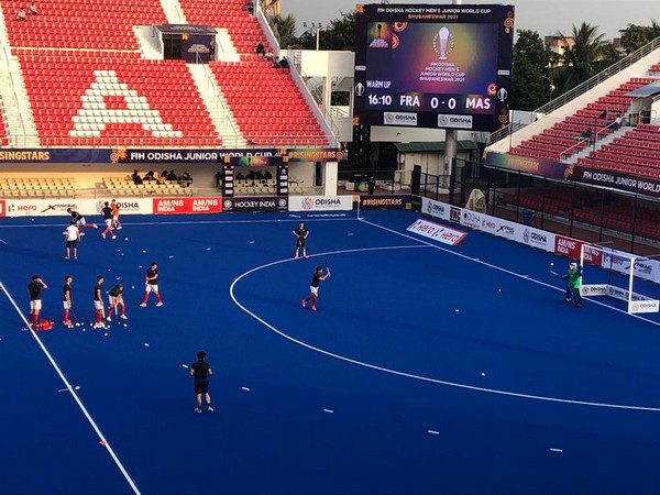 Team France before their match against Malaysia (Photo: Twitter/International Hockey Federation)