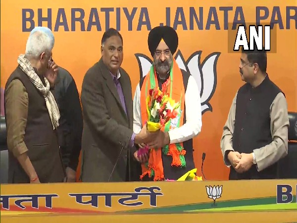 Former SAD leader Manjinder Singh Sirsa joins BJP (Photo:Twitter/ANI)