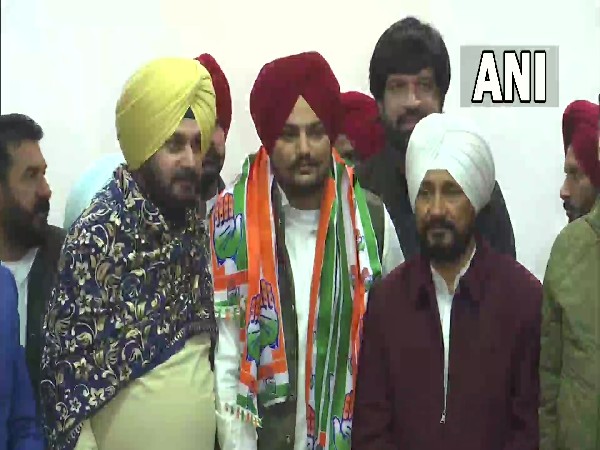 Singer Sidhu Moose Wala joins Congress