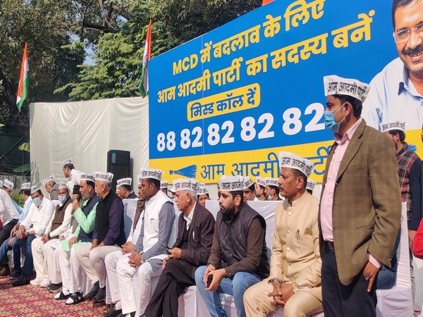 AAP leaders Manish Sisodia and Gopal Rai in an event on Saturday. (Photo.Twitter)