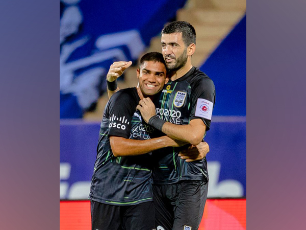 Mumbai City FC celebrate after winning (Photo/ Mumbai City FC Twitter)