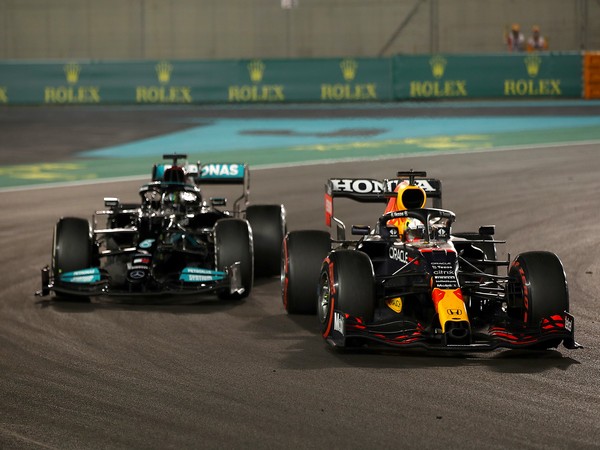 Lewis Hamilton and Max Verstappen (Photo: Twitter/F1)