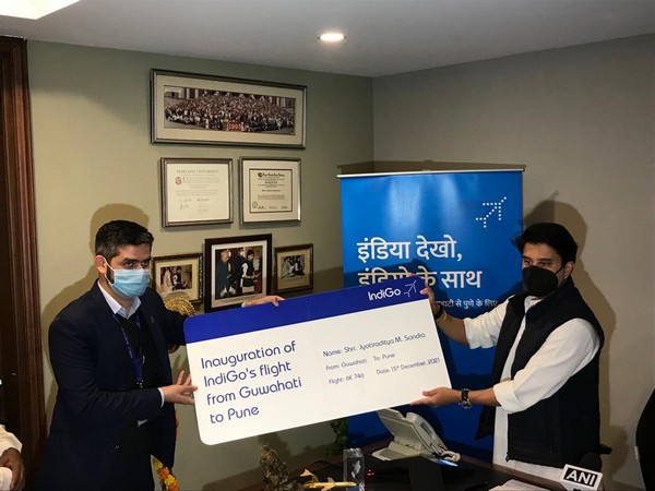 Jyotiraditya Scindia flag off Indigo flight from Guwahati (Twitter/JyotiradityaScindia)