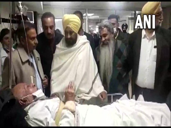 Punjab Chief Minister Charanjit Singh Channi meet victims of Ludhiana District Court Complex explosion (Photo/ANI)