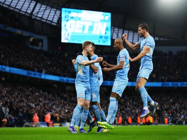Manchester City players celebrating after goal (Photo: Twitter/Premier League)