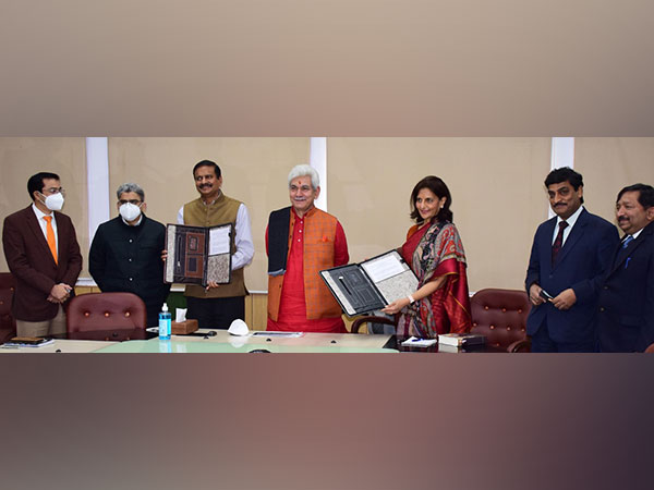 MoU signed between Jammu and Kashmir government and Apollo hospital. (Photo Credit: Office of LG JK)