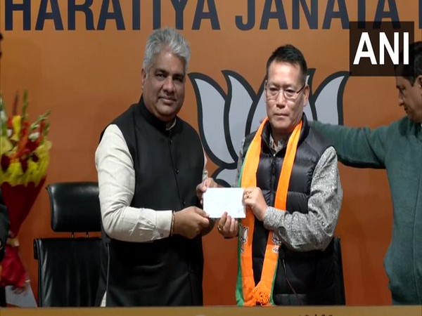 Manipur Youth Affairs and Sports Minister and NPP leader Letpao Haokip joins BJP in Delhi. (Photo/ANI)