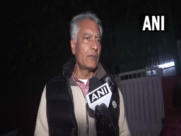 Congress leader Sunil Jakhar. (Photos/ANI)