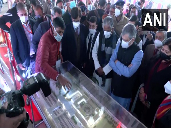 Railway Minister Ashwini Vaishnaw inaugurates developments projects at Gomti Nagar railway station in Lucknow (Photo:ANI)