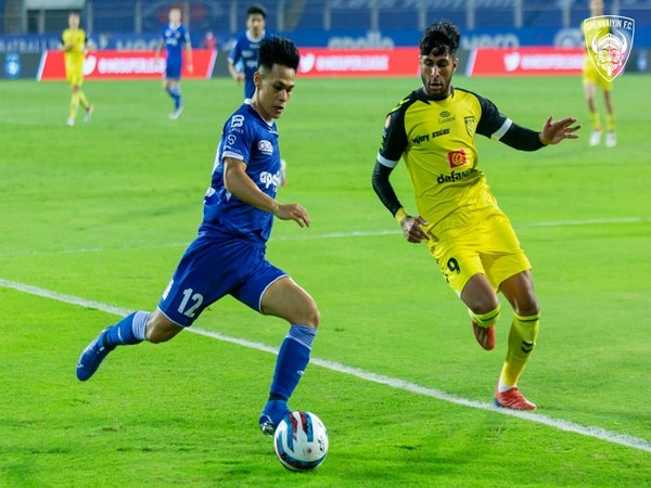 Ninthoi in action against HFC (Photo: Twitter/Chennaiyin FC)