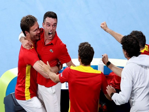 Spain's Roberto Bautista Agut celebrating with team-mates (Photo: Twitter/ATP Cup)