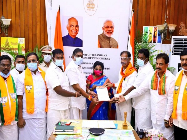 BJP delegation submitting memorandum to Puducherry Lt Governor Tamilisai Soundararajan
