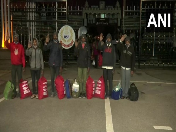 20 Indian fishermen repatriated by Pak after four years (Photo:ANI)